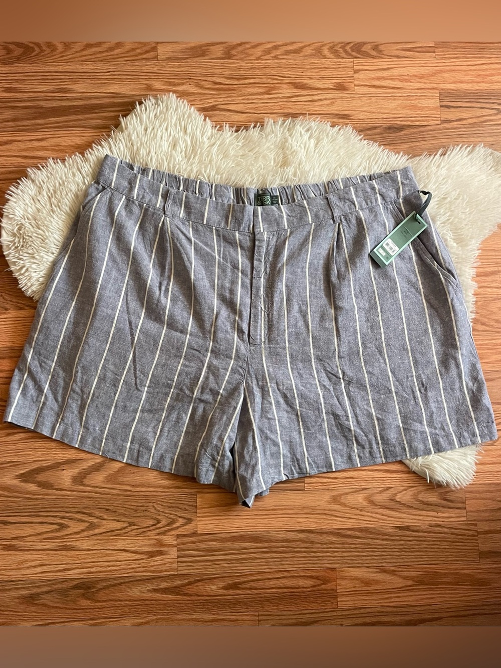 Women’s Terra & Sky Linen Shorts NWT 2X